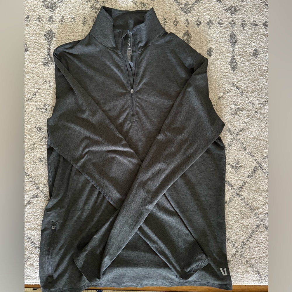 Vouri Men’s athletic long sleeve shirt